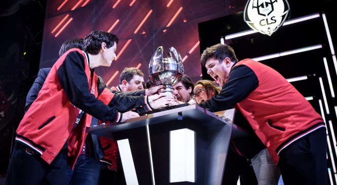 Kaos Latin Gamers se hacen con los premios Esports 2017