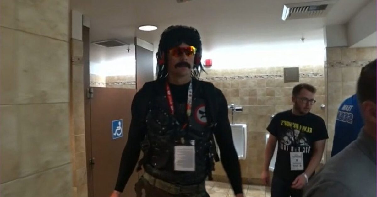 Dr Disrespect es baneado de Twitch y expulsado de la E3 por transmitir desde el baño